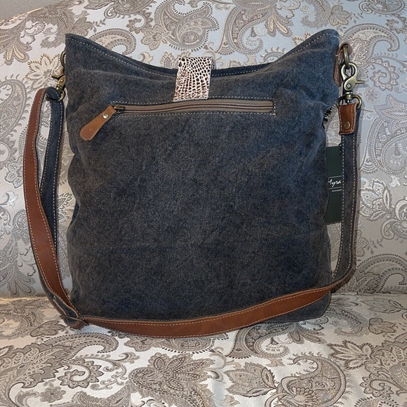 MYRA-SENECA SPRINGS SHOULDER BAG - Picture 2 of 2